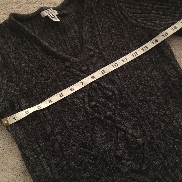 ❤️HP❤️ EUC Heather Gray Izod Sweater - Picture 4 of 7